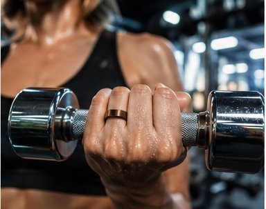 Person at the gym wearing AxonRing